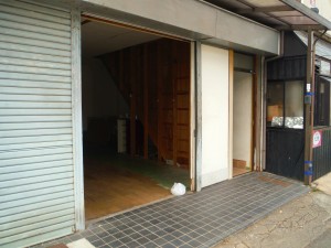 正面ｼｬｯﾀｰ(前)